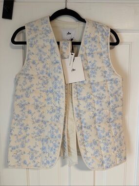 Yllw Quilted Cream Vest with Blue Floral Trim